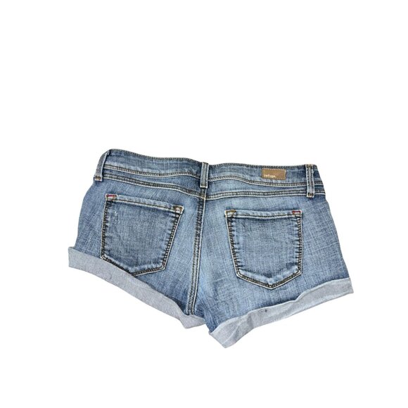 Refuge Size 9 Denim Roll Hem Shorts - Picture 3 of 3